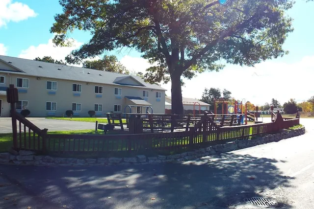 Photo 1 - Best Western Lakewinds