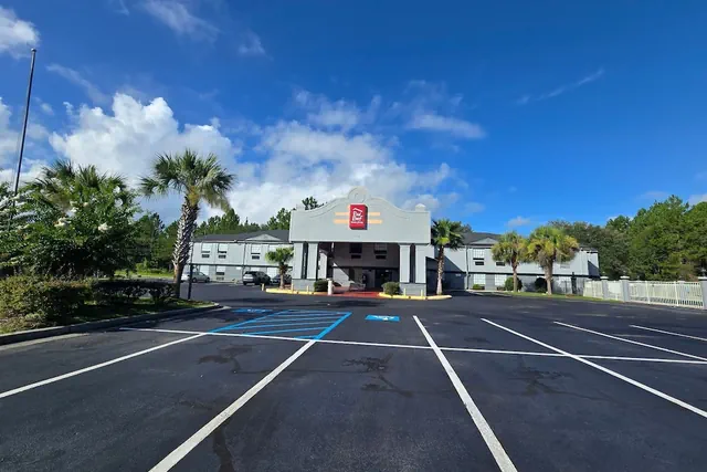 Photo 1 - Red Roof Inn & Suites Hinesville