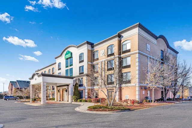 Photo 1 - Wingate by Wyndham Chicago Schaumburg