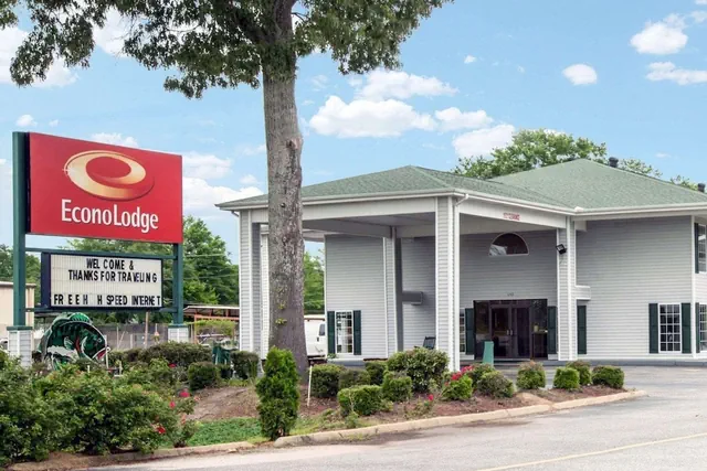 Photo 1 - Econo Lodge Eufaula South