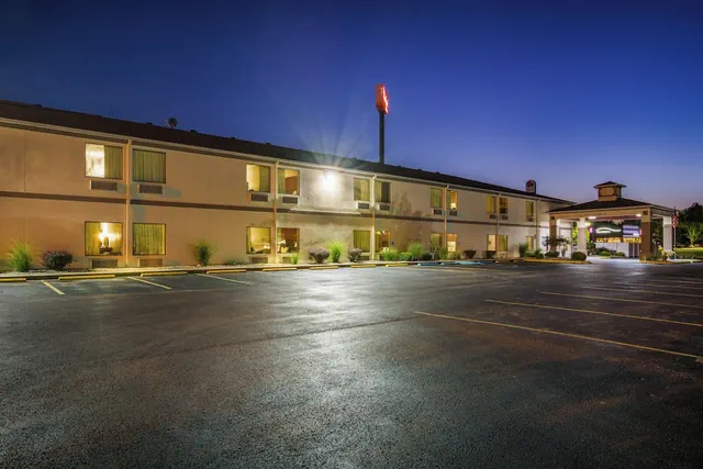 Photo 1 - Red Roof Inn Carrollton