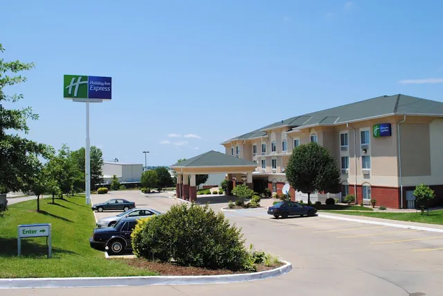 Photo 1 - Holiday Inn Express Boonville by IHG
