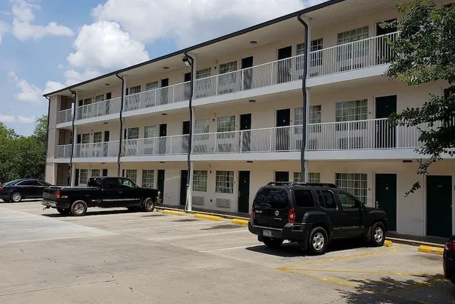 Photo 1 - InTown Suites Extended Stay Hattiesburg