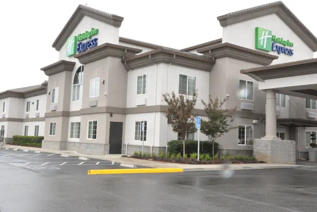 Photo 1 - Holiday Inn Express Hotel & Suites Jackson by IHG