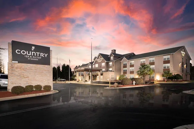 Photo 1 - Country Inn & Suites by Radisson, Stone Mountain, GA