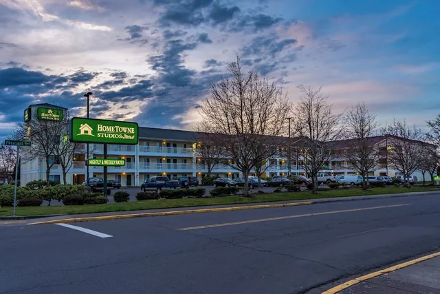 Photo 1 - HomeTowne Studios By Red Roof Eugene - Springfield