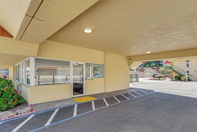Photo 1 - Quality Inn Santa Cruz Downtown Area