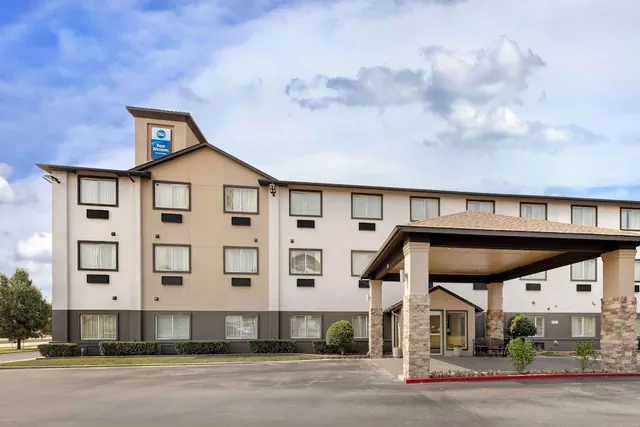 Photo 1 - Best Western Greentree Inn & Suites