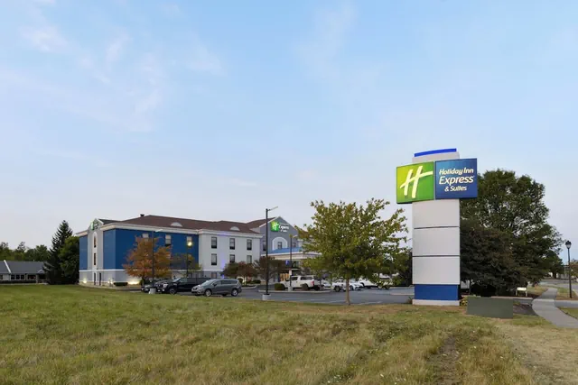 Photo 1 - Holiday Inn Express Hotel and Suites Marysville by IHG