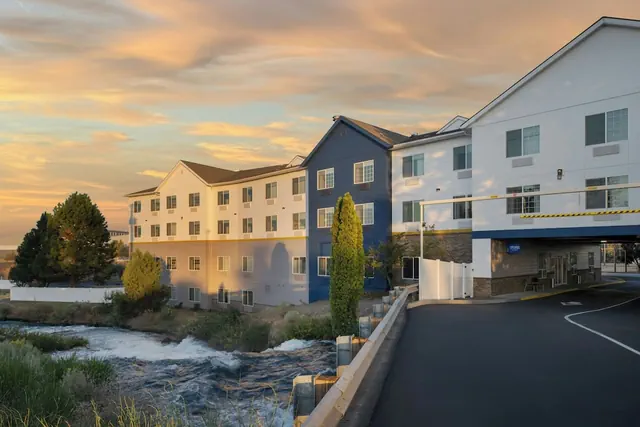 Photo 1 - City Express By Marriott Redmond Bend Airport