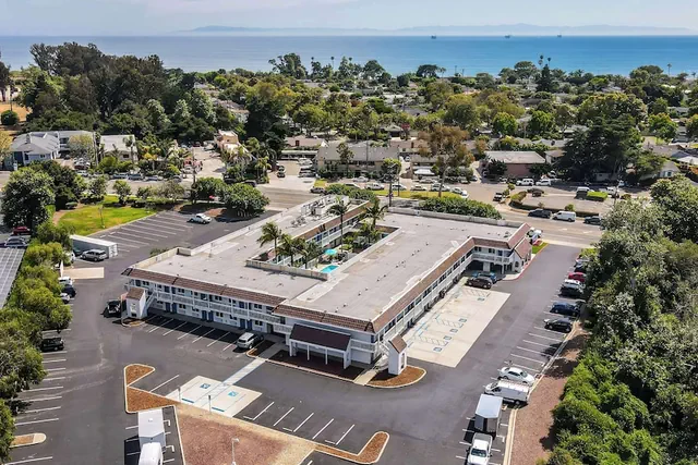 Photo 1 - Vagabond Inn Santa Barbara - Carpinteria South