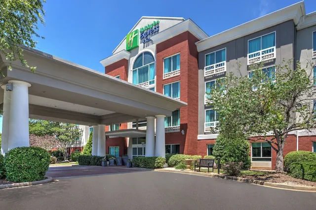 Photo 1 - Holiday Inn Express I-26 & Us 29 At Westgate Mall by IHG