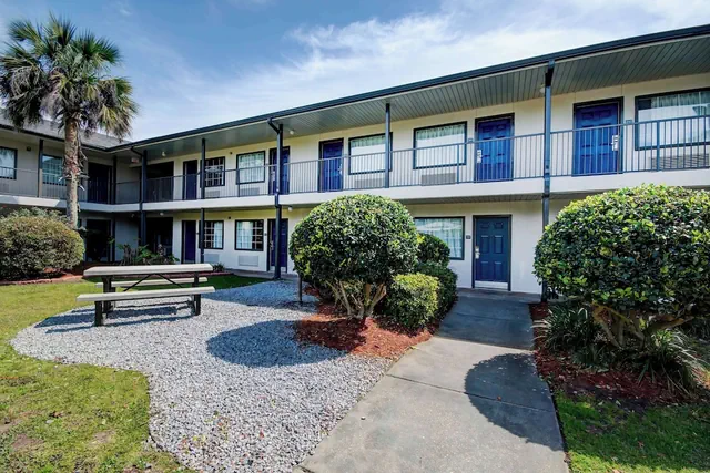 Photo 1 - Studio 6 Extended Stay - Ocean Springs, MS