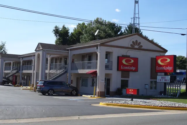 Photo 1 - Econo Lodge Fredericksburg near I-95