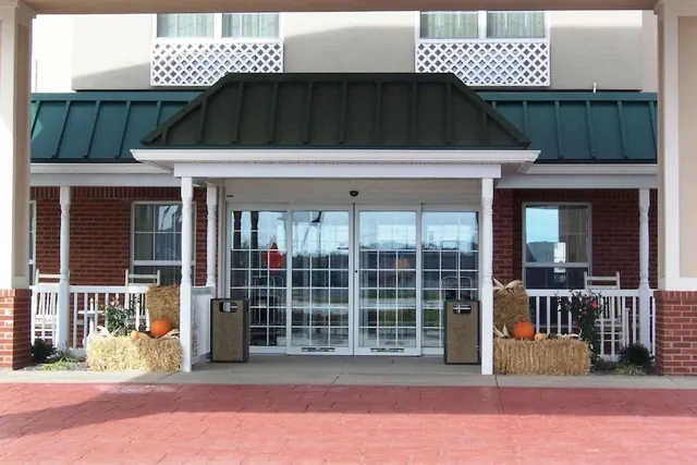 Photo 1 - Country Inn & Suites by Radisson, Effingham, IL