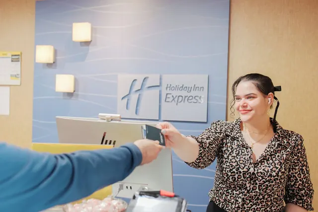 Photo 1 - Holiday Inn Express Hotel & Suites Manchester Airport by IHG