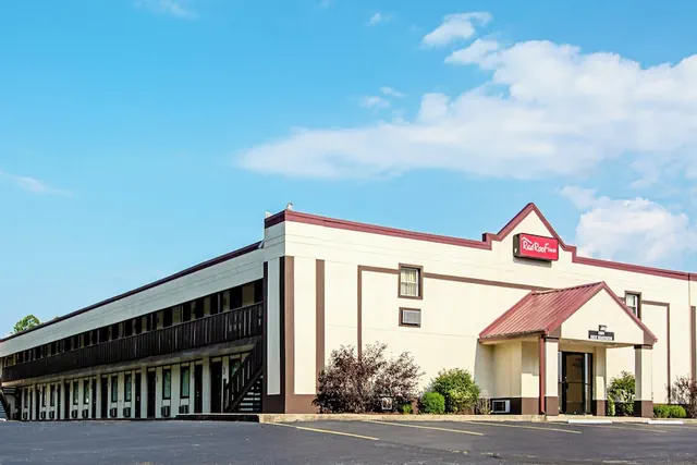 Photo 1 - Red Roof Inn Scottsburg