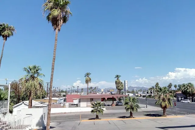 Photo 1 - Motel 6 Blythe, CA - South