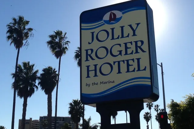 Photo 1 - Jolly Roger Hotel