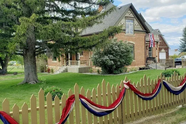 Photo 1 - Baxter Manor Spring City