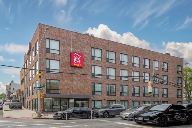 Photo 1 - Red Roof Inn PLUS+ Brooklyn - 3rd Ave