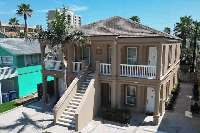 Photo 1 - Block to Beach - Ground Floor - Pristine - Pool