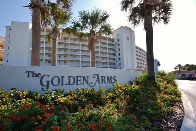 Photo 1 - Golden Arms 503