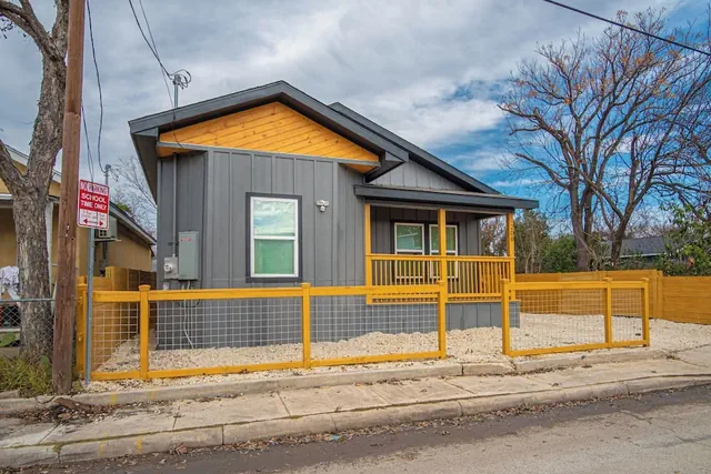 Photo 1 - Blissful 5br/3ba Haven Near Riverwalk & Downtown!