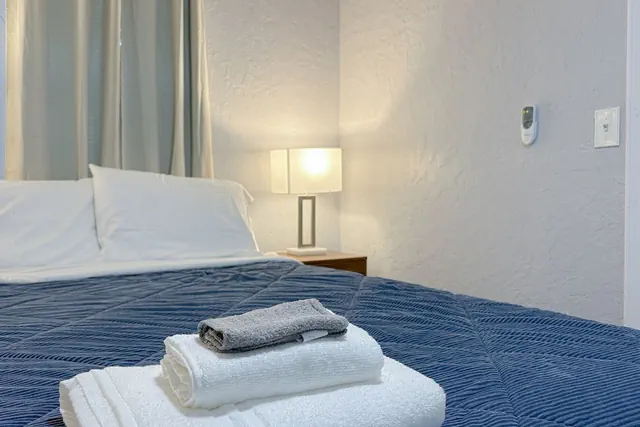 Photo 1 - Cozy Downtown Escape With Full Kitchen 32A