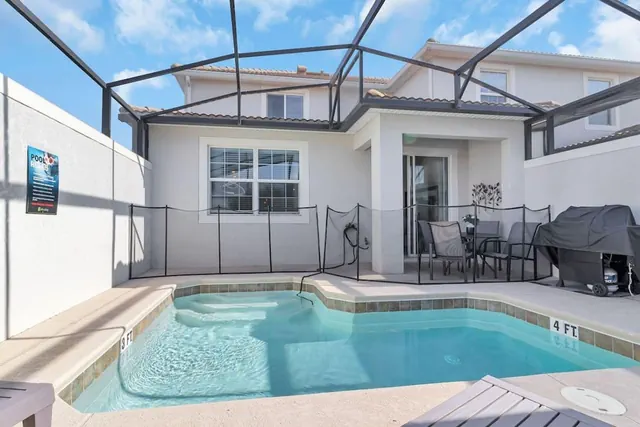Photo 1 - Your 5bdr House w Pool - 4959