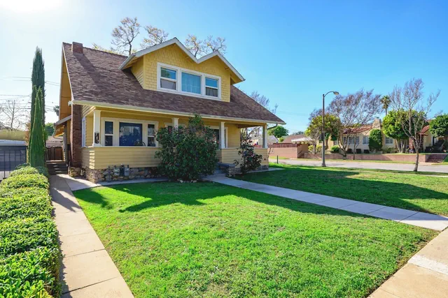 Photo 1 - Comfortable Home Near LA With Full Kitchen Laundry