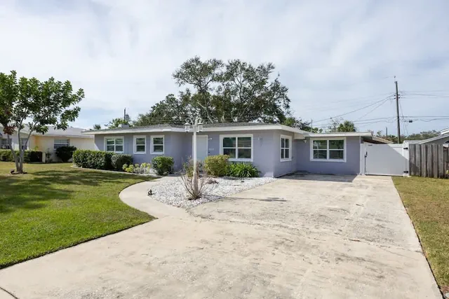Photo 1 - Fun Family-friendly Largo Home Heated Pool