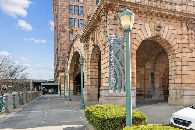 Photo 1 - Placemakr Downtown Pittsburgh at The Pennsylvanian