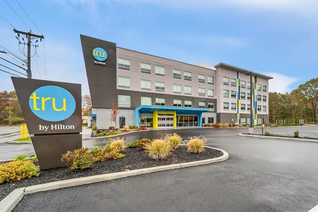 Photo 1 - Tru By Hilton Brockton