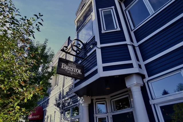 Photo 1 - Hotel Bristol