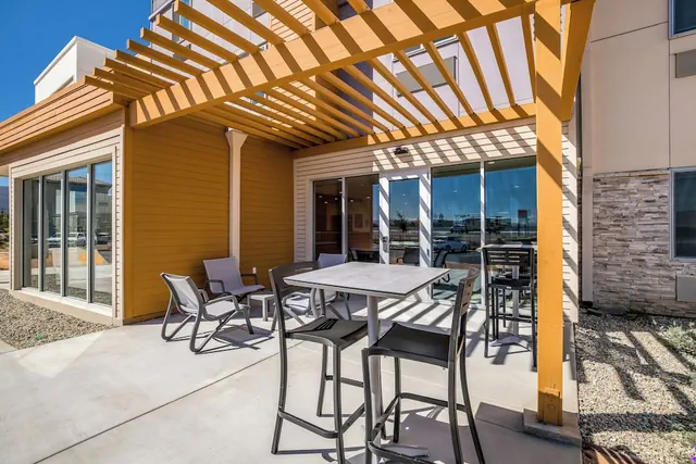 Photo 1 - Everhome Suites San Bernardino - Loma Linda