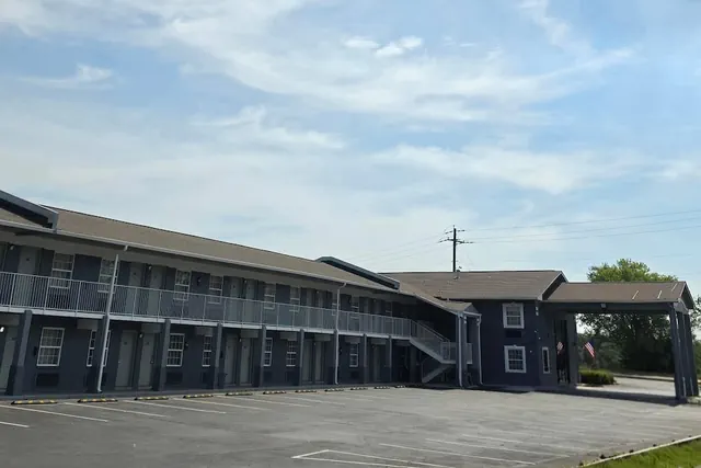 Photo 1 - Days Inn by Wyndham Camden AR