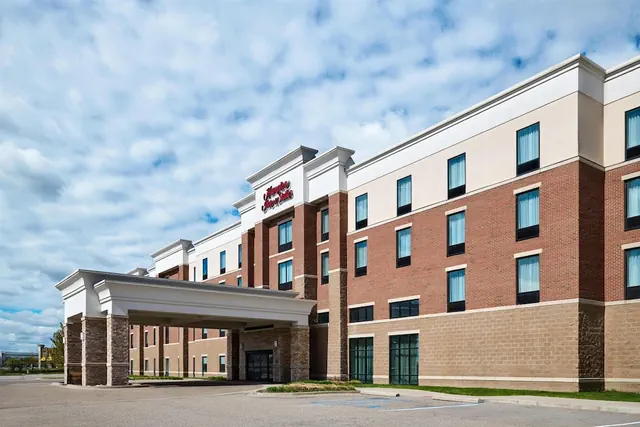 Photo 1 - Hampton Inn & Suites Detroit/Troy