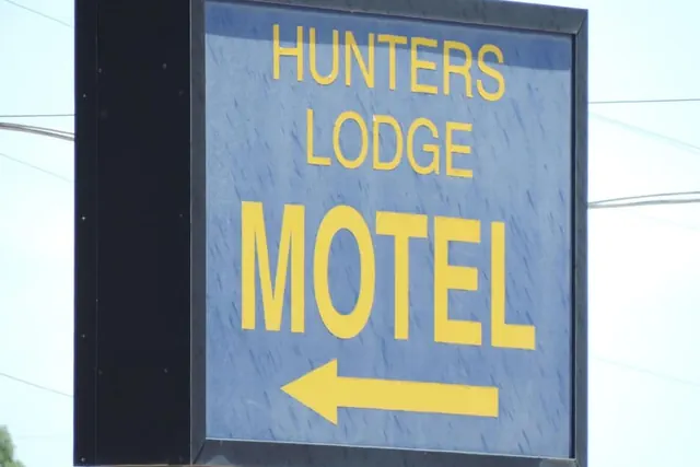Photo 1 - Hunters Lodge Motel