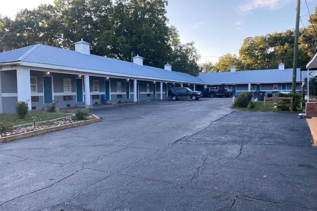 Photo 1 - Budget Inn Express