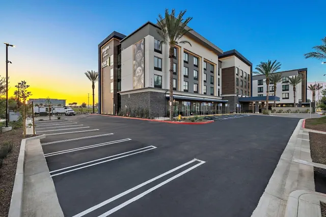 Photo 1 - Hampton Inn By Hilton Ontario Airport