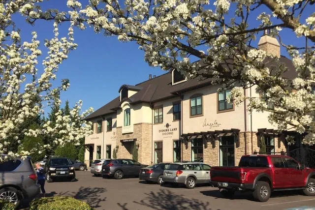 Photo 1 - The Dundee - A Trace Hotel
