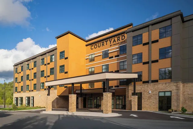 Photo 1 - Courtyard By Marriott Sugar Mountain Banner Elk