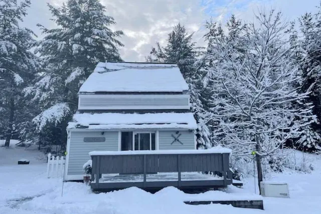Photo 1 - 43tv Peaceful Retreat in the White Mountain, Fireplace, Fire Pit, Large Yard, Wifi, AC