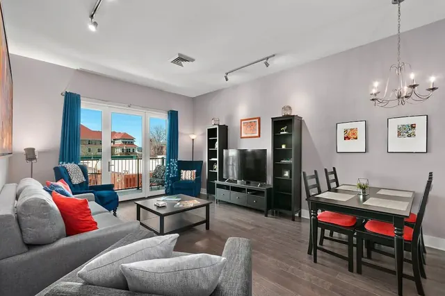 Photo 1 - 2BR Condo w Balcony Free Tix Walk to Downtown