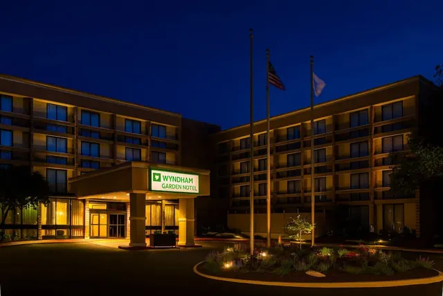 Photo 1 - Baymont By Wyndham Schaumburg Chicago Northwest