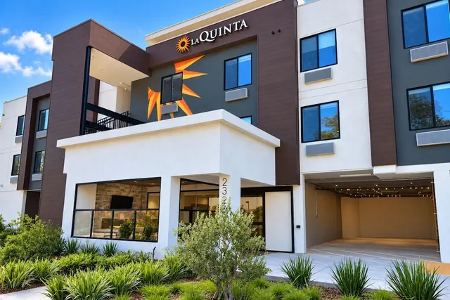 Photo 1 - La Quinta Inn and Suites by Wyndham Torrance Redondo Beach