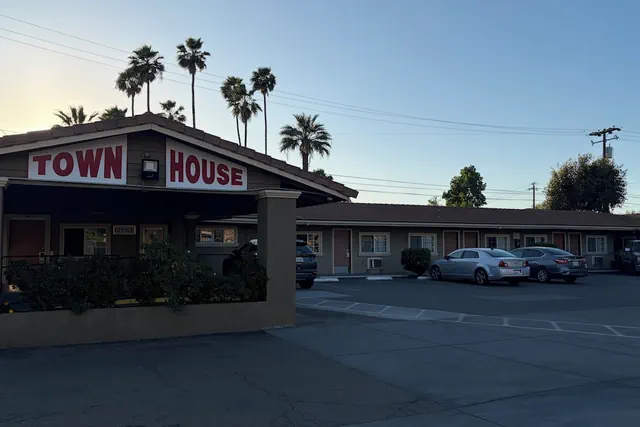 Photo 1 - Townhouse Motel