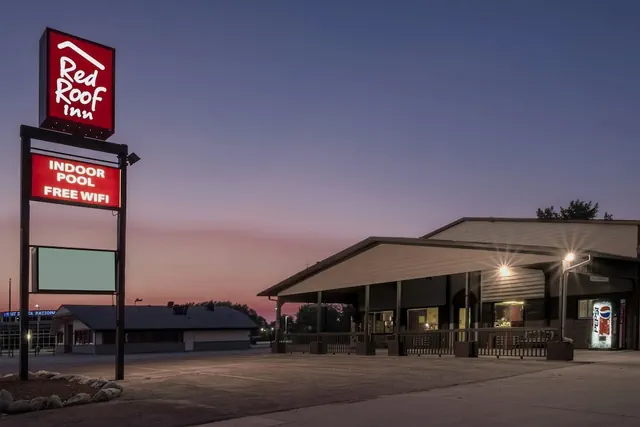Photo 1 - Red Roof Inn Vermillion - U of South Dakota