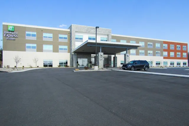 Photo 1 - Holiday Inn Express & Suites Coldwater by IHG